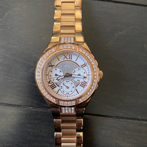 Guess Women's Mid-size Rose Gold Watch - Picture 3 of 6
